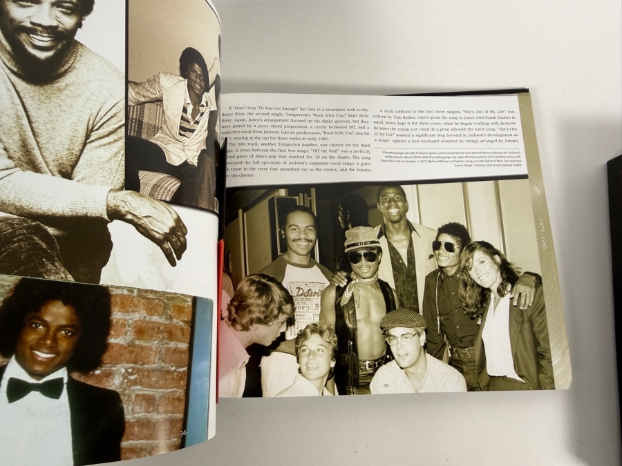 Vintage 2009 Michael Jackson A Tribute To The King Of Pop 1958-2009 Platinum Edition Collector's Vault Interactive Book With Slipcase [Photo 8]