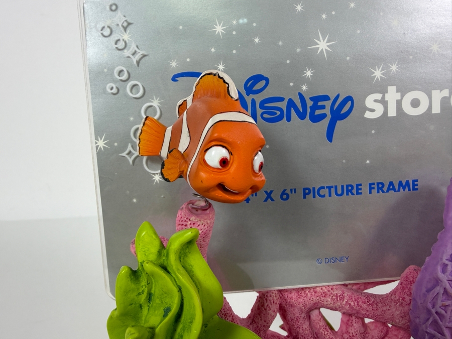 Vintage Disney Store Exclusive Finding Nemo Coral Reef Diorama Picture Frame 7'H [Photo 4]
