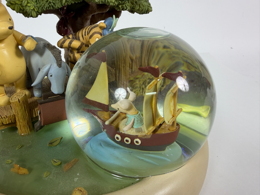 Vintage Disney Store Exclusive Winnie The Pooh S.S. Pooh Boat Musical Snow Globe [Photo 6]