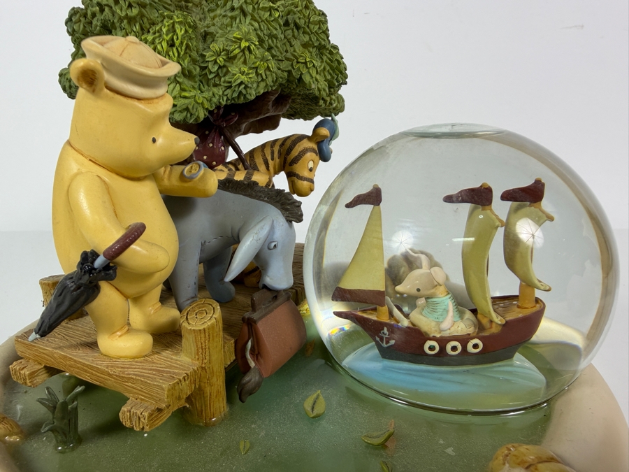 Vintage Disney Store Exclusive Winnie The Pooh S.S. Pooh Boat Musical Snow Globe [Photo 3]