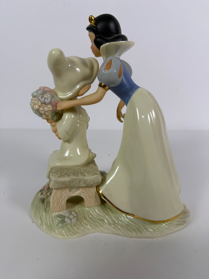 Vintage Lenox Disney Showcase Collection Dopey's Sweet Reward Snow White Porcelain Figurine 8'H [Photo 4]