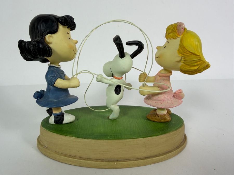 Vintage 2011 Peanuts Gallery Hallmark Peanuts Skip To The Good Times Snoopy Figurine 5'H [Photo 2]