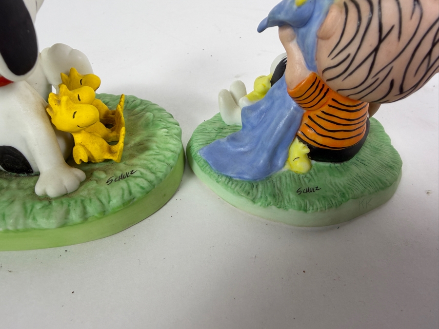  2002 Hallmark Peanuts Gallery 'A Friendly Shoulder' Figurine and 2010 Hallmark Peanuts Gallery 'What a Wonderful Day!' Snoopy and Woodstock Figurine 3H [Photo 6]
