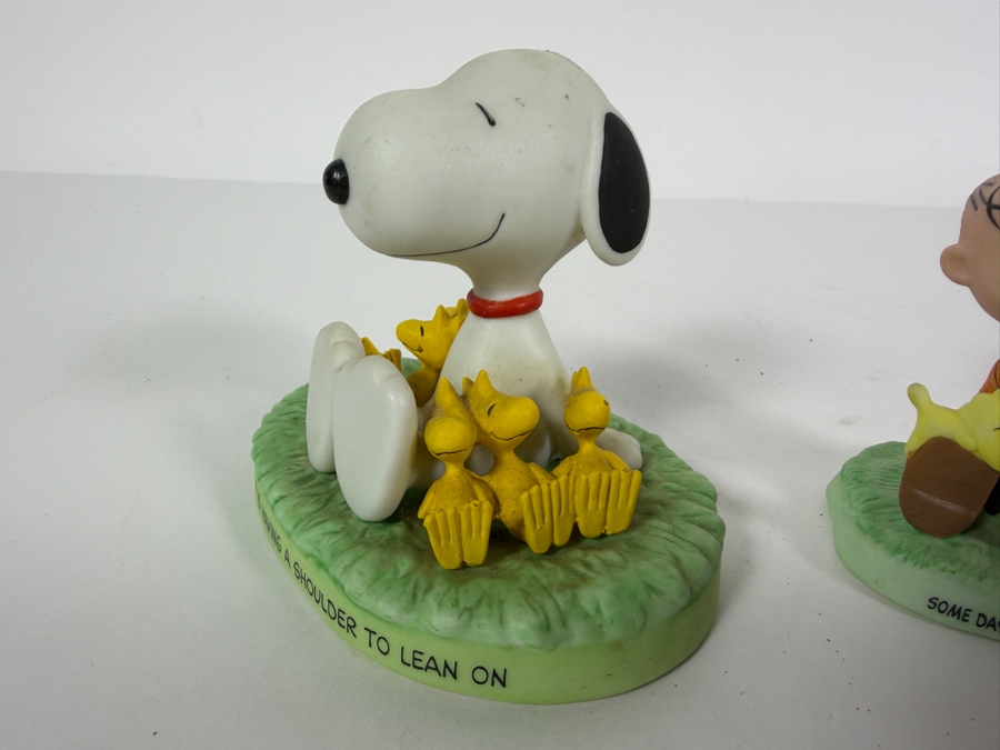  2002 Hallmark Peanuts Gallery 'A Friendly Shoulder' Figurine and 2010 Hallmark Peanuts Gallery 'What a Wonderful Day!' Snoopy and Woodstock Figurine 3H [Photo 4]