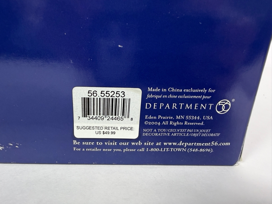 2004 Retired Department 56 'Neighborhood Christmas Scene' from the Snow Village Christmas Lane Collection with Original Box [Photo 6]