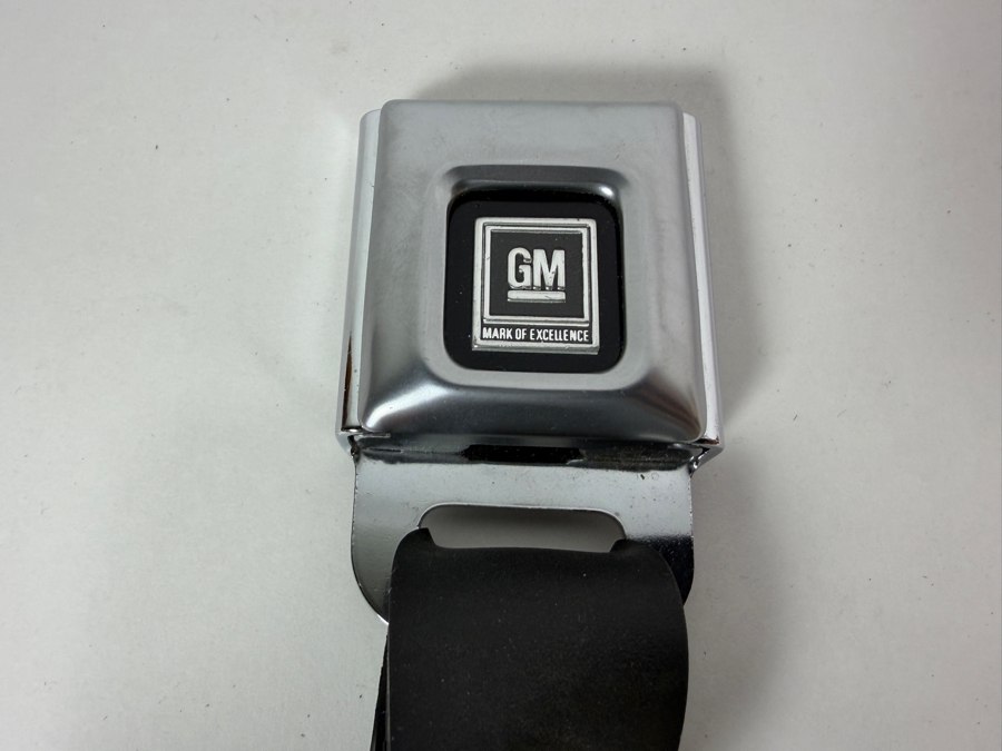 Vintage GM Motors Belt Buckle with Vintage Beer Bottle Caps [Photo 5]