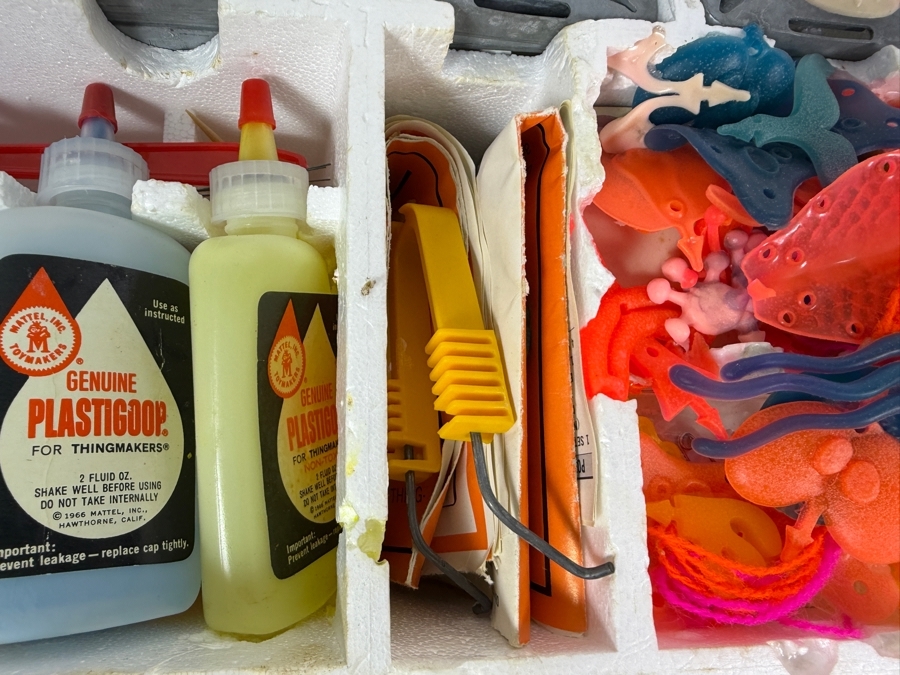 Vintage 1967 Mattel Thingmaker Mini Dragons Maker-Pak (Heating Unit Not Included) - Note Bottom Of Styrofoam Disintegrated - See Photos [Photo 8]