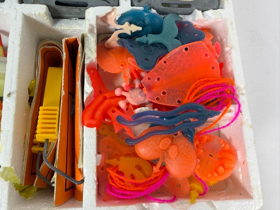 Vintage 1967 Mattel Thingmaker Mini Dragons Maker-Pak (Heating Unit Not Included) - Note Bottom Of Styrofoam Disintegrated - See Photos [Photo 9]