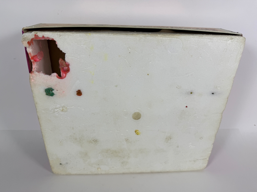 Vintage 1964 Mattel Thingmaker Toy Featuring Creepy Crawlers - Bottom Of Styrofoam Packaging Has Some Damage [Photo 13]
