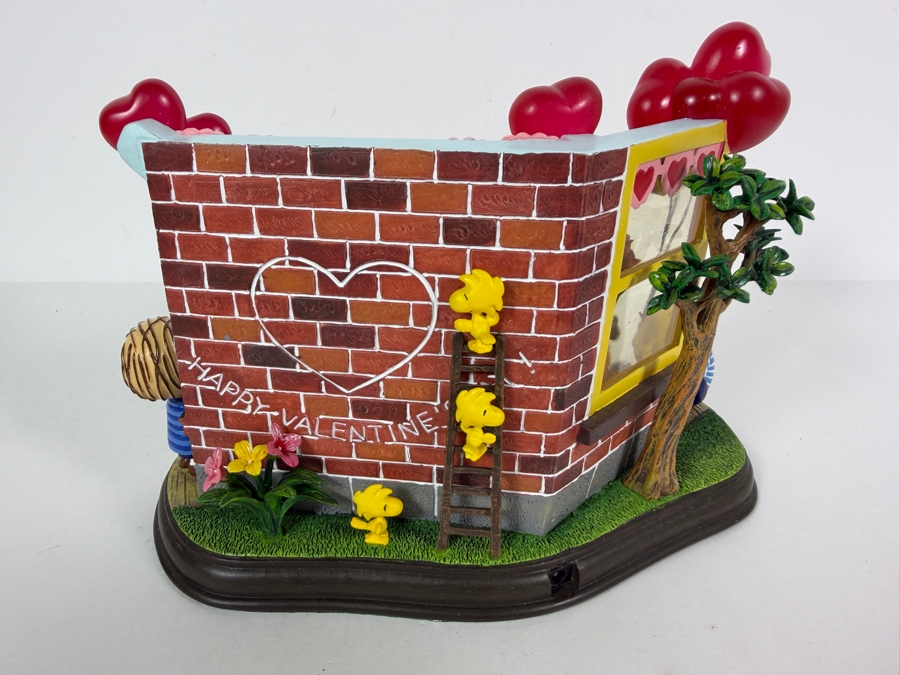 Danbury Mint 'Be My Valentine!' Lighted Sculpture Depicts the Peanuts Gang in a Classroom Setting with Original Box 10W X 7H [Photo 5]