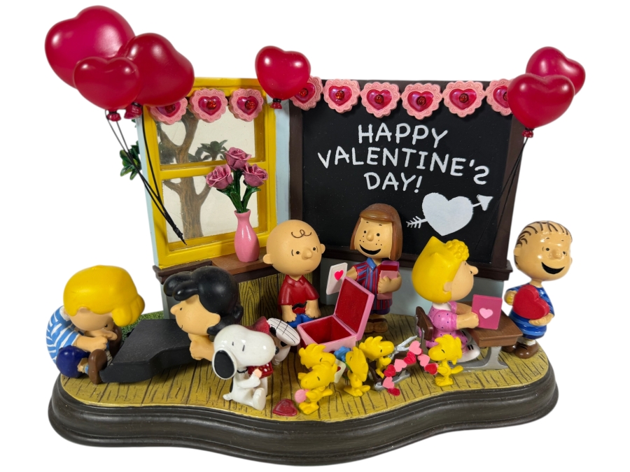 Danbury Mint 'Be My Valentine!' Lighted Sculpture Depicts the Peanuts Gang in a Classroom Setting with Original Box 10W X 7H