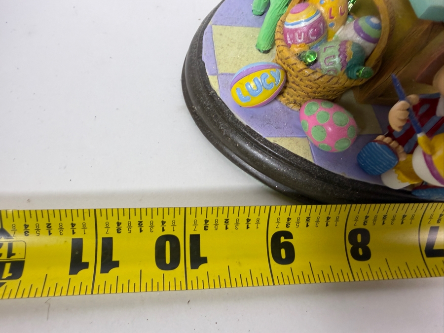 Danbury Mint Peanuts 'It's the Easter Beagle!' Lighted Sculpture with Original Box 10W X 6H [Photo 7]