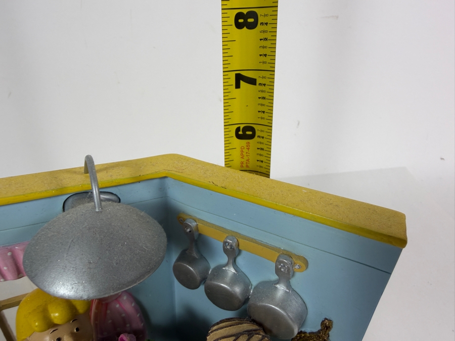 Danbury Mint Peanuts 'It's the Easter Beagle!' Lighted Sculpture with Original Box 10W X 6H [Photo 8]