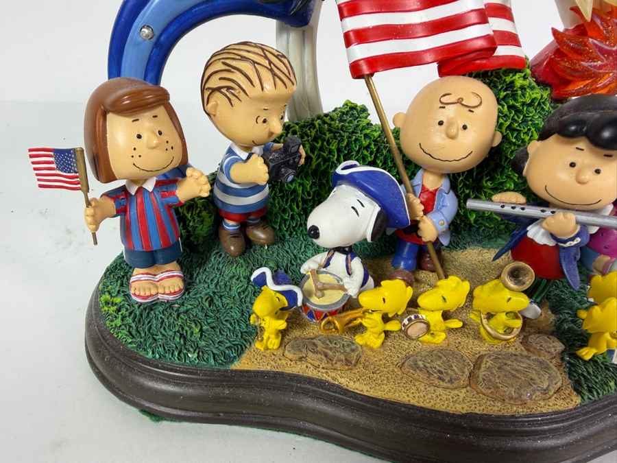 Vintage Peanuts Yankee Doodle Dandy 4th Of July Lighted Sculpture By Danbury Mint 10'W X 6'H [Photo 3]