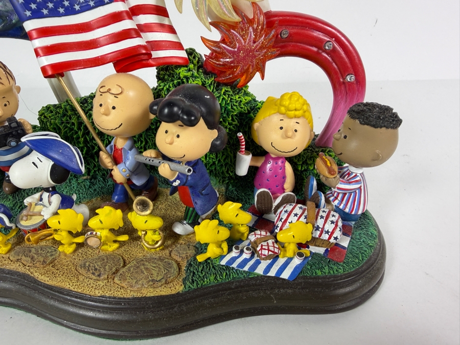 Vintage Peanuts Yankee Doodle Dandy 4th Of July Lighted Sculpture By Danbury Mint 10'W X 6'H [Photo 4]