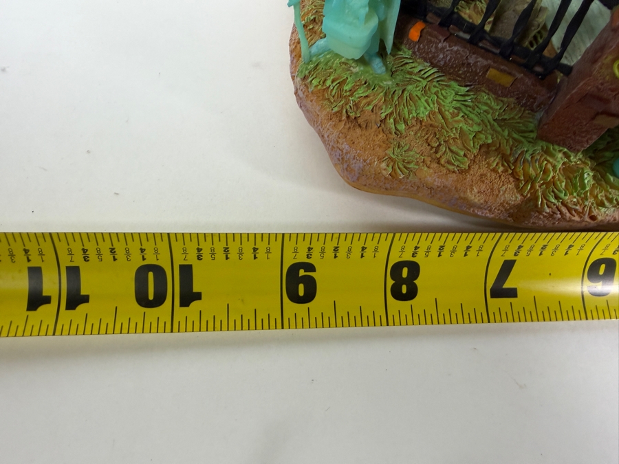 Vintage 2002 Disney Store Exclusive The Haunted Mansion Light-Up Fiber Optic Resin House Miniature 9'W X 7'D X8.5'H [Photo 16]