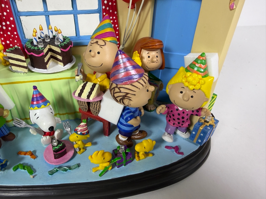 Vintage Danbury Mint Peanuts The Best Birthday Ever Lighted Sculpture Display 10'W X 5'D X5.5'H [Photo 7]