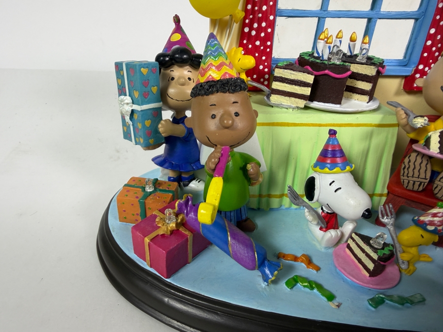 Vintage Danbury Mint Peanuts The Best Birthday Ever Lighted Sculpture Display 10'W X 5'D X5.5'H [Photo 6]
