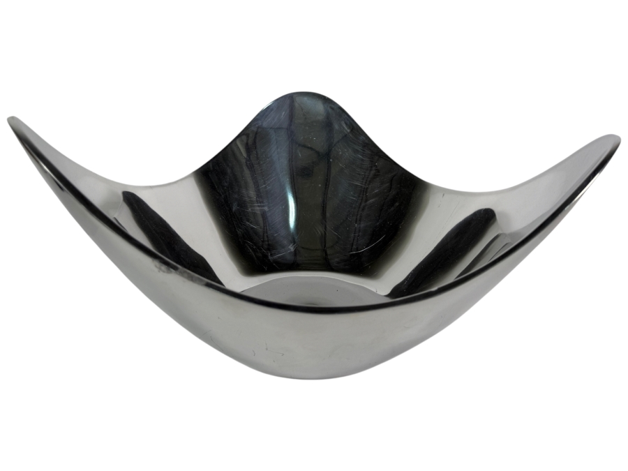 Large Nambe Tri-Corner Centerpiece 2019 Designed by Alvaro Uribe MT1352 17'W X 9'H