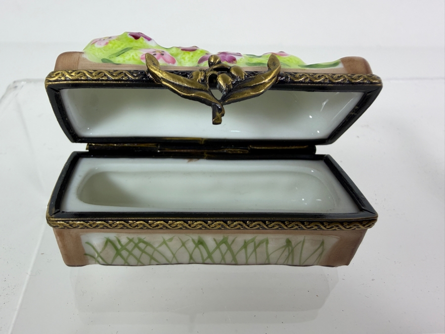  Hand-painted French Limoges Porcelain Trinket Box 2.25'W [Photo 5]