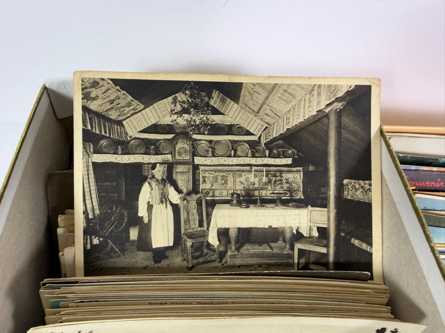 Large Lot Of Vintage And Antique Souvenir Postcards - See Photos for Small Sampling [Photo 7]