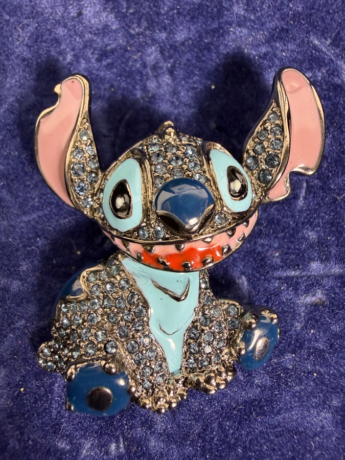Disney's Swarovski Limited Edition Brooch - Stitch Limited to 1,500 With COA and Original Box [Photo 3]