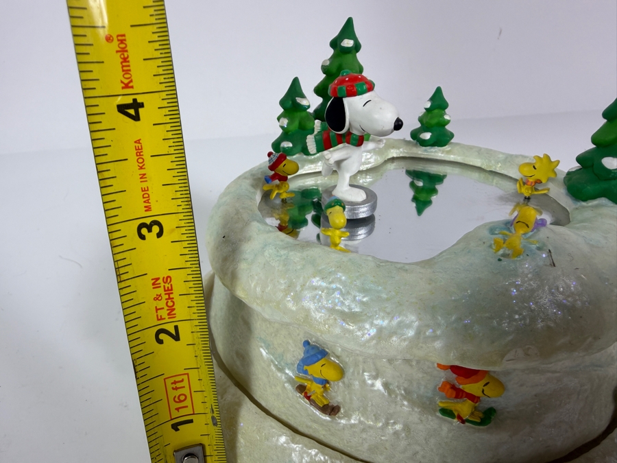 Just Added - 2002 Hallmark Peanuts Gallery Its Nice On The Ice Animated Musical Figurine Snoopy Woodstock Magnetic Moving Skating Mirror Pond Snow Scene Charles Schulz Numbered Edition [Photo 8]