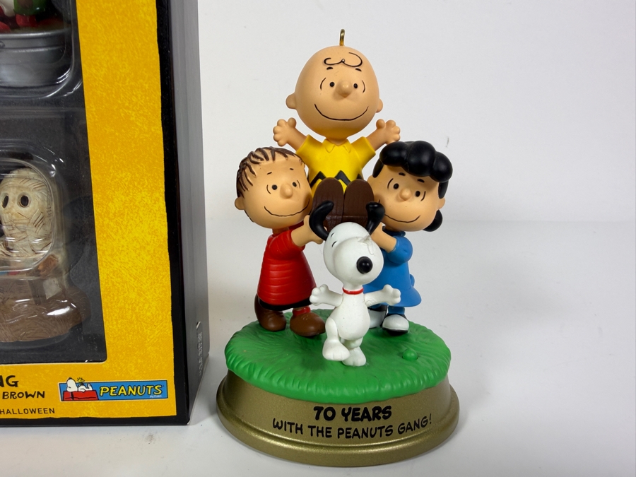 Just Added - 2008 Hallmark Keepsake The Peanuts Gang Its The Great Pumpkin Charlie Brown 4 Halloween Mini Ornament Set And 2020 70 Years with the Peanuts Gang! Magic Sound Figurine [Photo 2]