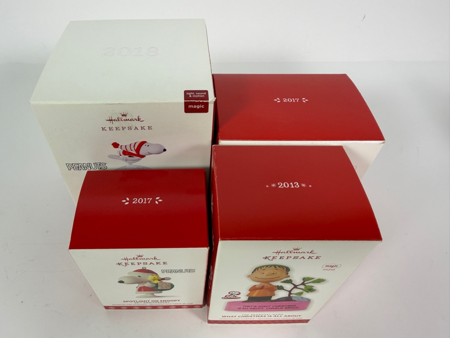 Just Added - New Hallmark Keepsake Peanuts Christmas Ornament Lot Of 4 2017 Decked Out Doghouse Magic Sound 2017 Spotlight On Snoopy 20th Anniversary Porcelain 2007 Linus What Christmas Is All About 2018 Snoopy Skates [Photo 6]
