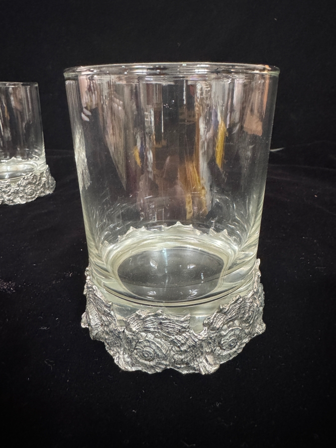 Just Added - Vagabond House Nautilus Double Old Fashioned Glass 4 Piece Set, Clear Sea And Shore Lowball Rocks Tumblers Intricate Coastal Textured Pewter Seashell Footed Base Barware 4.25'H [Photo 3]