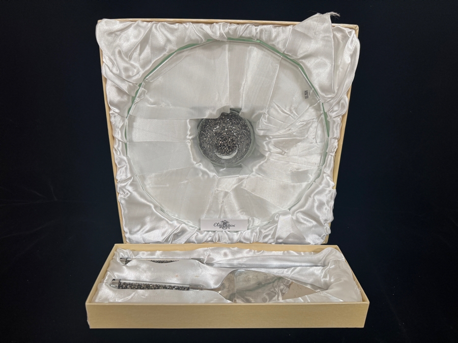 Just Added - Oleg Cassini Crystal Diamond Flatware Cake Knife And Server 3 Piece Set, Octagonal Beveled Glass Pedestal Stand Stainless Steel Rhinestone Filled Handles with Original Boxes [Photo 2]