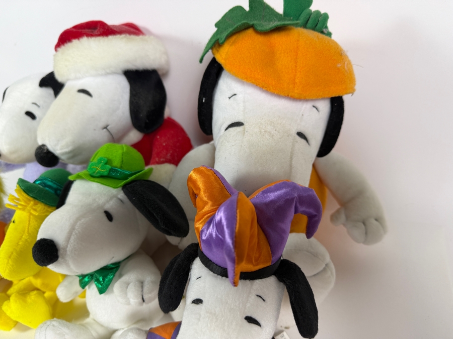 Just Added - Peanuts Snoopy Woodstock Holiday Plush Toy Big Lot Of 7, Halloween Pumpkin Costume, Christmas Santa Claus, St Patricks Day Leprechaun Green Hat, Jester Harlequin Carnival Outfit [Photo 5]