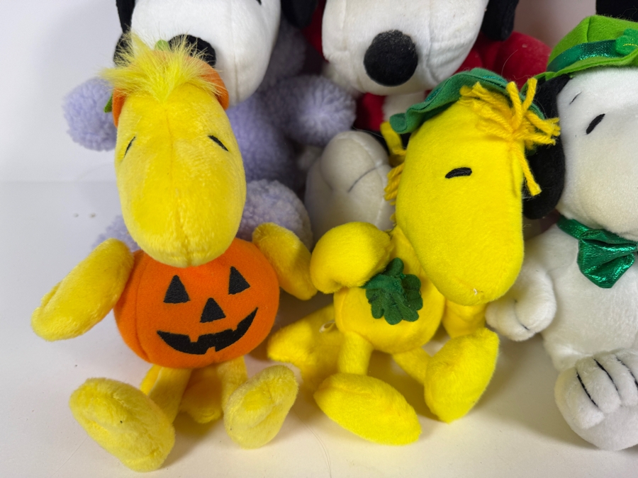 Just Added - Peanuts Snoopy Woodstock Holiday Plush Toy Big Lot Of 7, Halloween Pumpkin Costume, Christmas Santa Claus, St Patricks Day Leprechaun Green Hat, Jester Harlequin Carnival Outfit [Photo 2]