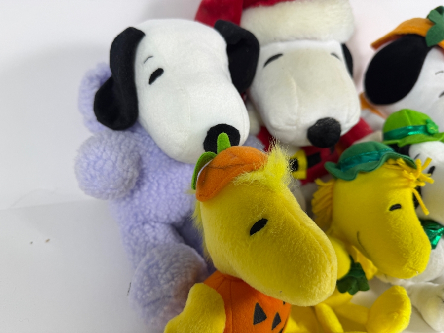 Just Added - Peanuts Snoopy Woodstock Holiday Plush Toy Big Lot Of 7, Halloween Pumpkin Costume, Christmas Santa Claus, St Patricks Day Leprechaun Green Hat, Jester Harlequin Carnival Outfit [Photo 4]