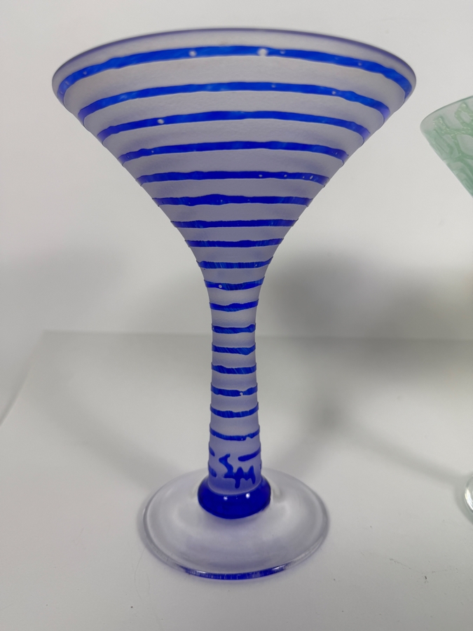 Just Added - Studio Artist Signed Handblown Frosted Glass Martini Cocktail Glasses Set Of 4, Blue Stripe, Green Geometric Diamond, Yellow Polka Dot, Abstract Circles Stemware Barware [Photo 2]