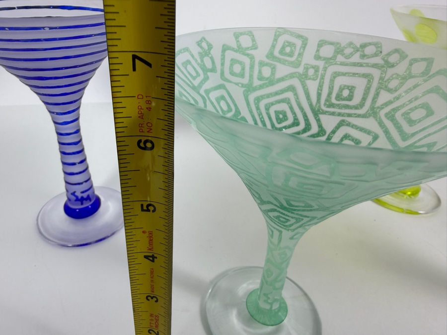 Just Added - Studio Artist Signed Handblown Frosted Glass Martini Cocktail Glasses Set Of 4, Blue Stripe, Green Geometric Diamond, Yellow Polka Dot, Abstract Circles Stemware Barware [Photo 9]