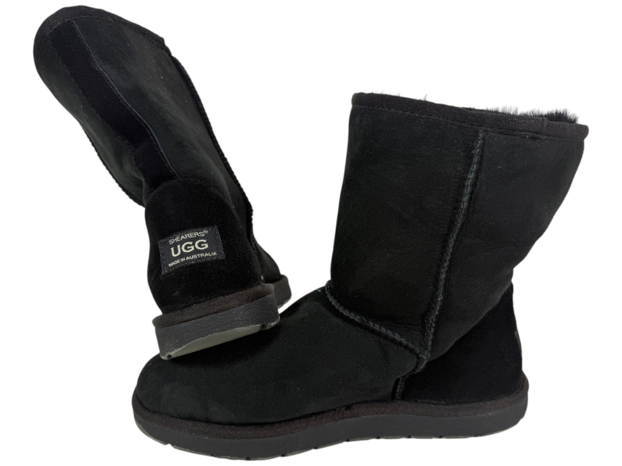Just Added - Shearers UGG Classic Short Black Sheepskin Winter Mid Calf Boots Size 8