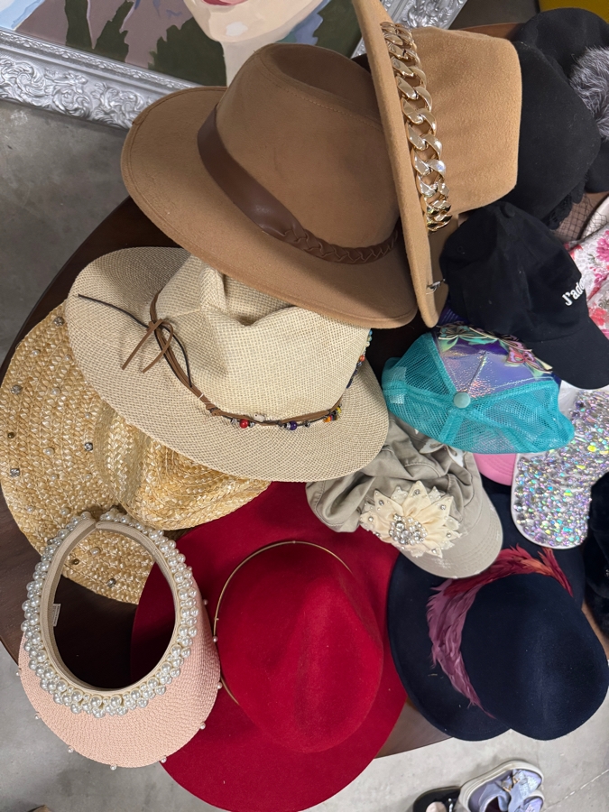 Just Added - Large Women's Fashion Hat Bulk Reseller Lot Straw Sun Visors Fedoras Trucker Caps [Photo 2]