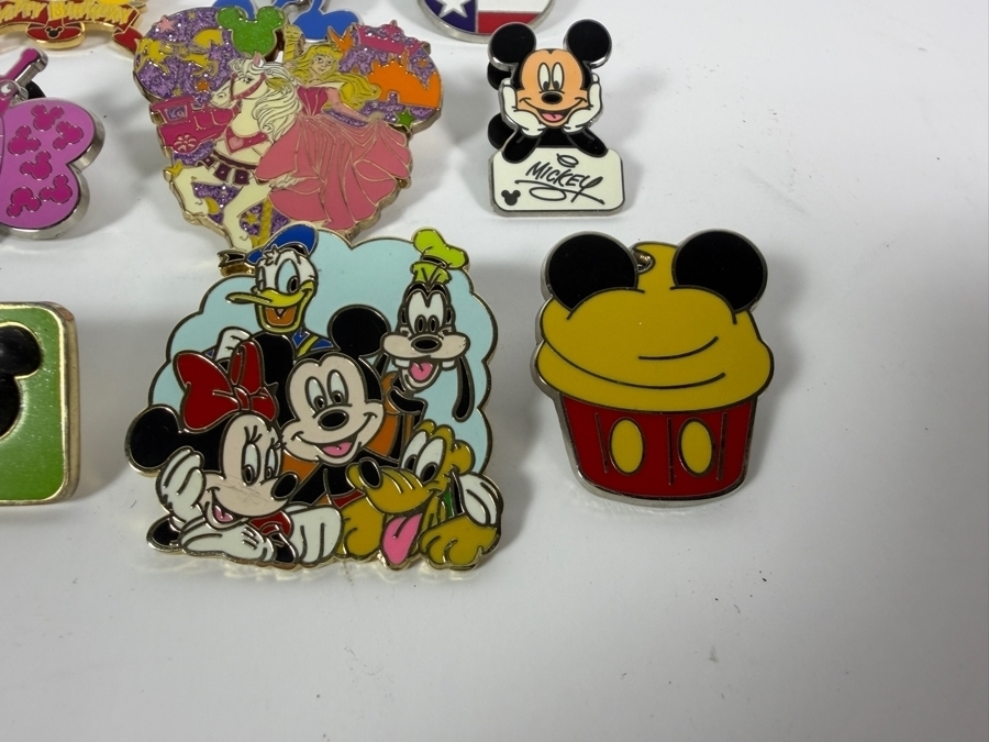 (12) Vintage Disney Trading Pins [Photo 9]