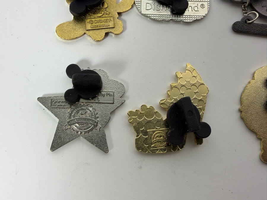 (12) Vintage Disney Trading Pins [Photo 12]