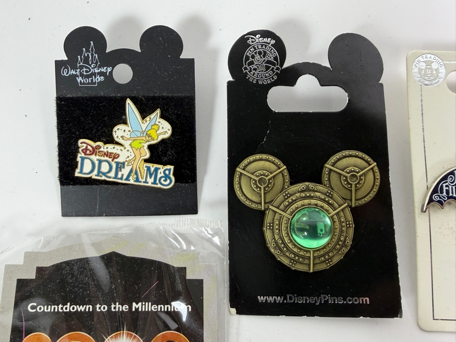 (8) Vintage Disney Trading Pins [Photo 2]