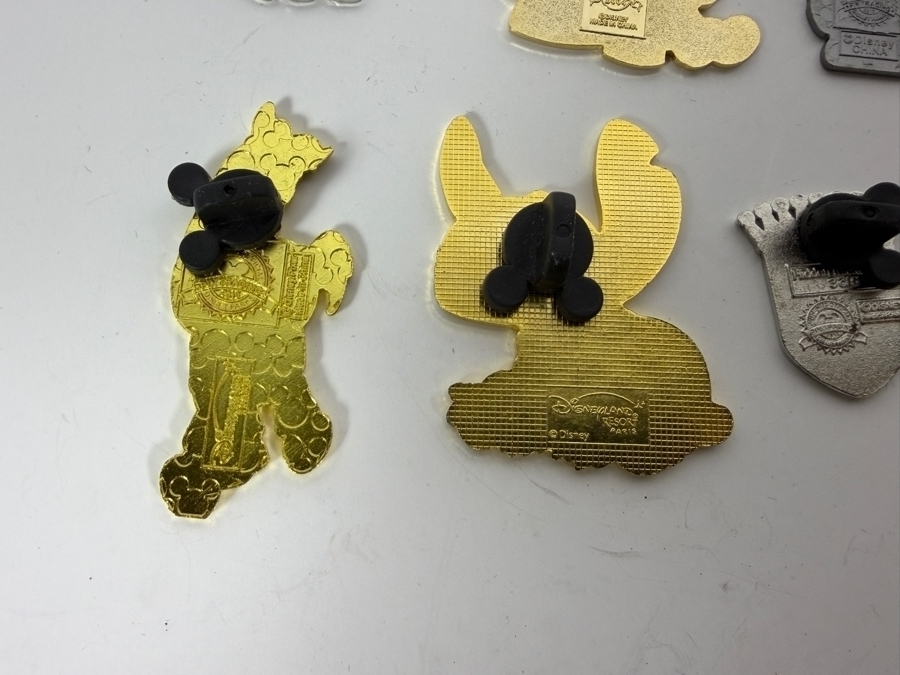 (12) Vintage Disney Trading Pins [Photo 12]