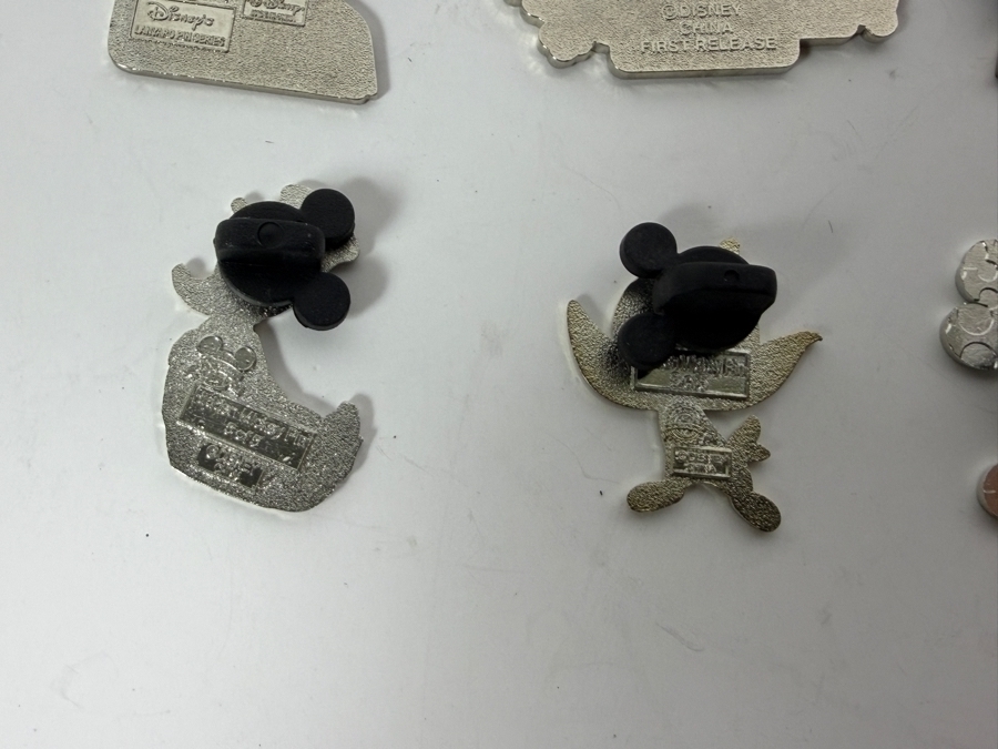 (12) Vintage Disney Trading Pins [Photo 14]