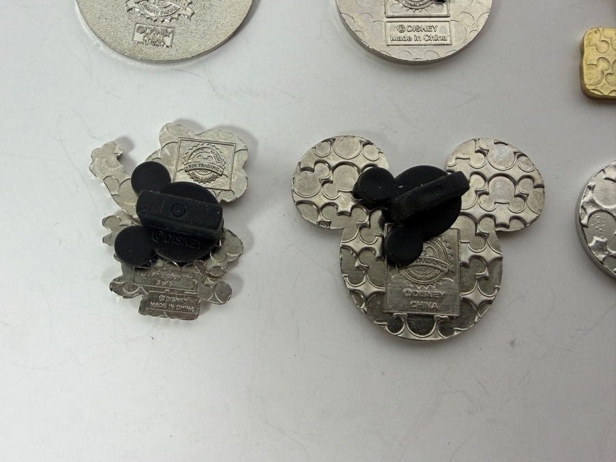 (12) Vintage Disney Trading Pins [Photo 12]