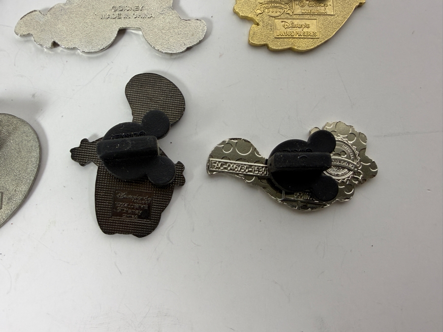 (12) Vintage Disney Trading Pins [Photo 11]