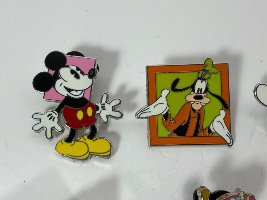 (12) Vintage Disney Trading Pins [Photo 8]