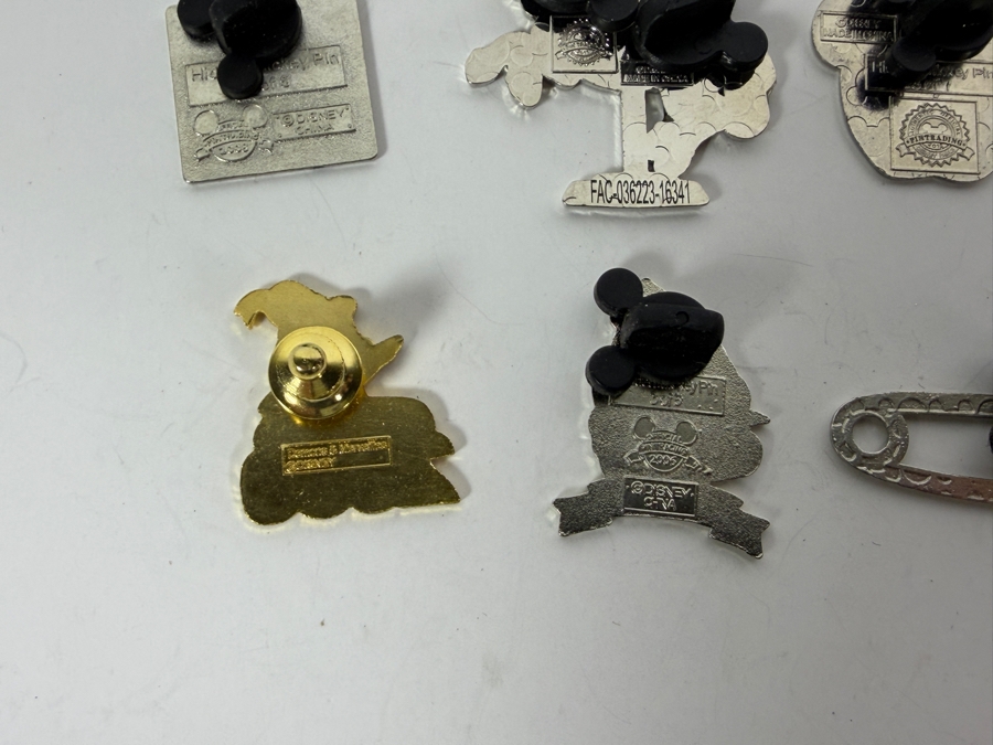 (12) Vintage Disney Trading Pins [Photo 13]