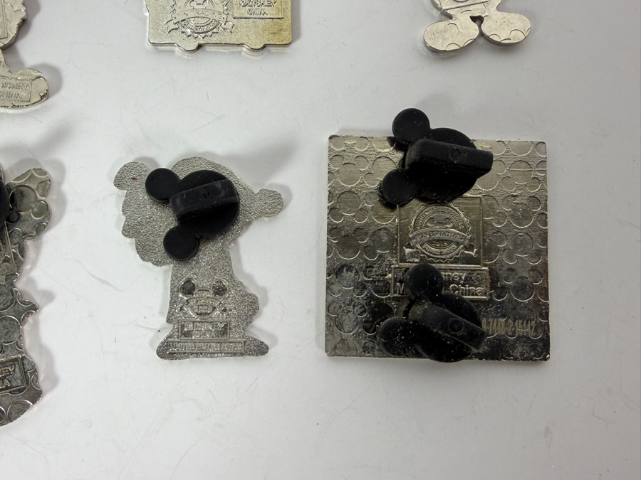 (12) Vintage Disney Trading Pins [Photo 12]