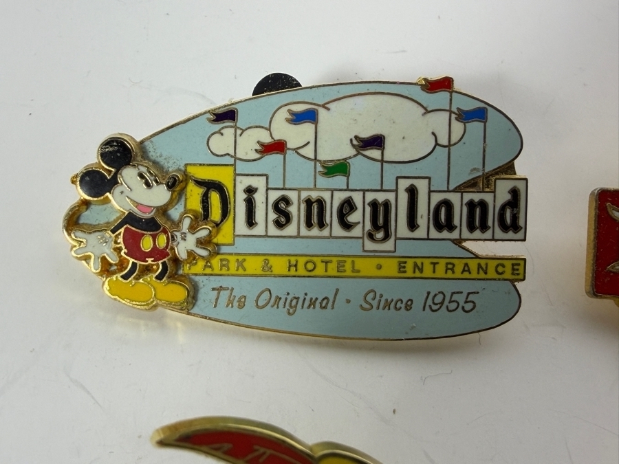 (12) Vintage Disney Trading Pins [Photo 2]
