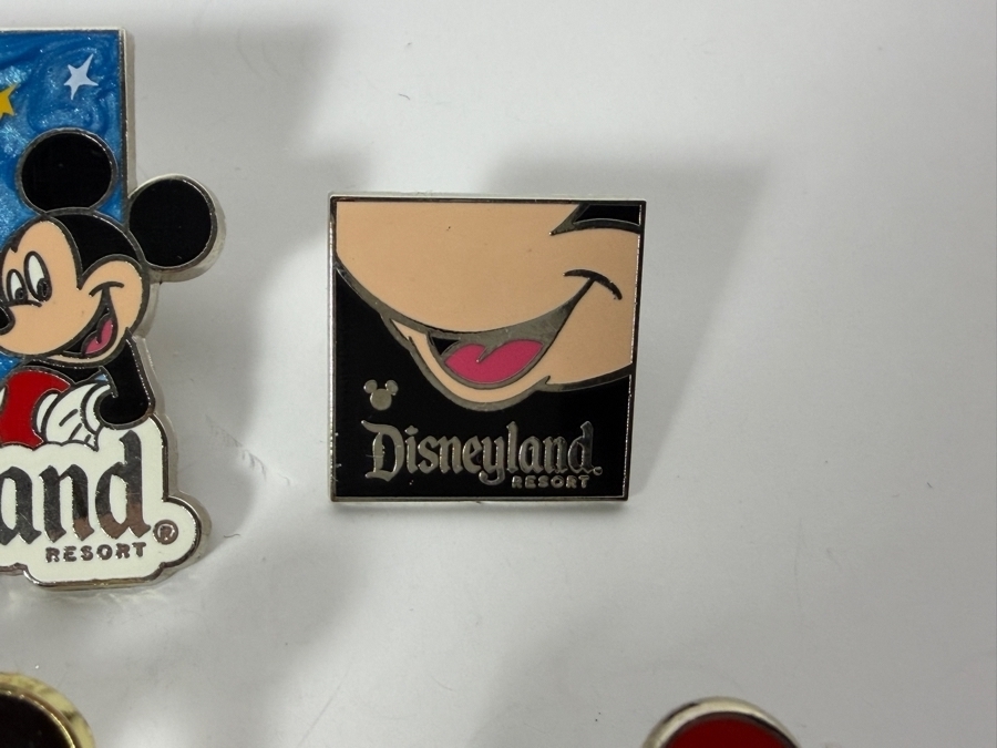 (12) Vintage Disney Trading Pins [Photo 5]